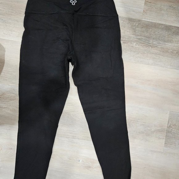 Aritzia Leggings - Picture 2 of 3